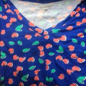 Short sleeve Arizona vneck tee cherries/hearts